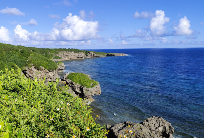 沖縄本島の最南端の糸満市に嫁いだがちまい（食いしんぼう）な私が日々の何気ない生活の出来事や育児ネタなどを気楽に綴るホームページです。海の絵♪